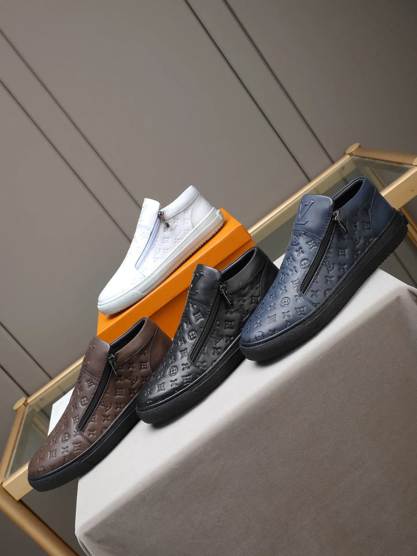 The main recommended model👍👍👍PP440 is the new LOUIS VUITTON [Luden Yiwei]——LV upper [Lv]🇮🇹Imported first-layer cowhide embossed🇩🇪Breathable sheep lining ➕Non-slip and wear-resistant outsole. Every man's identity is reflected in his elegant and stable upper shoes🚶🏻🚶🏻📯 No matter the wind or rain, the shoe last remains unchanged and can stand the test of time🔍️. ——Code number: 38-44 (45 can be customized)
